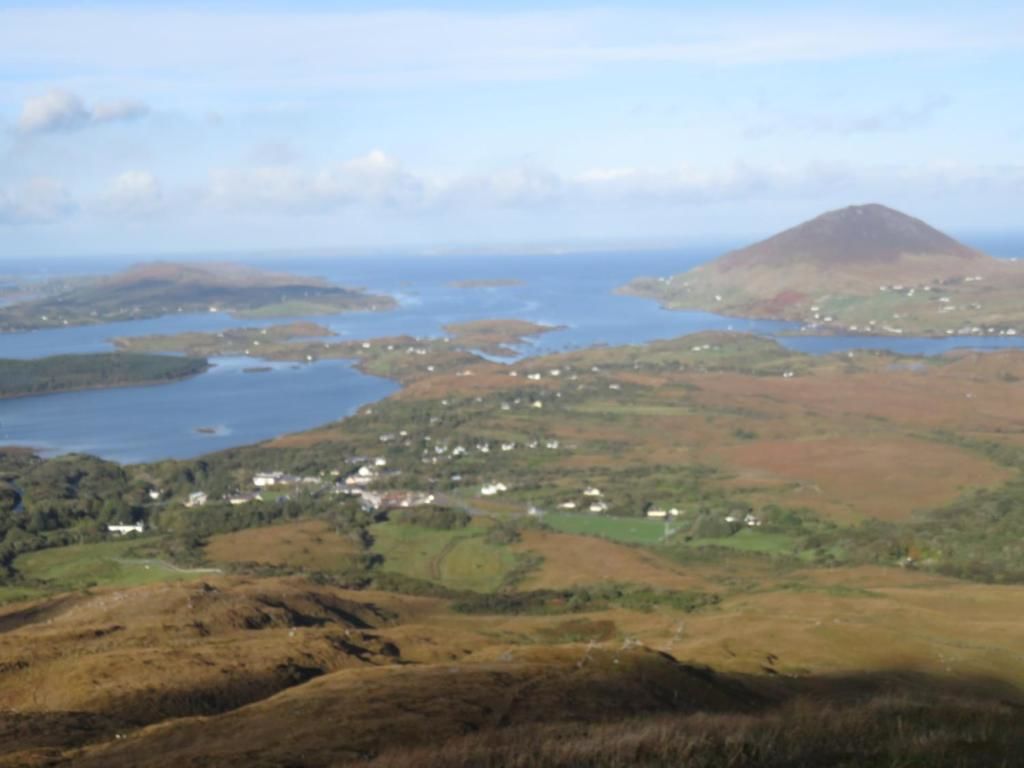 Дома для отпуска Letterfrack Farm Lodge house in Letterfrack village Connemara Леттерфрак